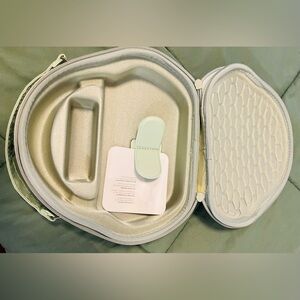 Mint Travel Case for AirPods Max.